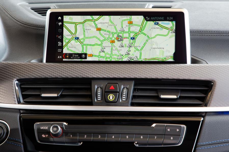 Детали интерьера BMW X2 M35i (F39) 2018 года  (WW) (фото 65 из 131)